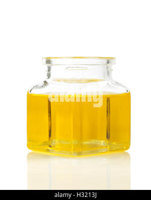 Speiseöl in Flasche isoliert auf weißem Hintergrund Stockfoto