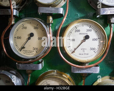 Druckventile auf HMS Belfast Stockfoto