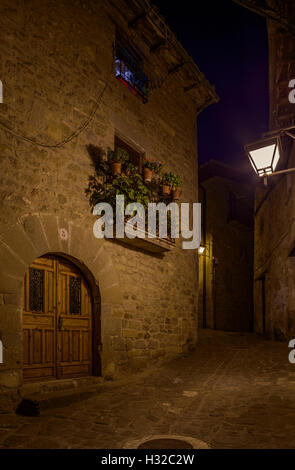 Straße in der mittelalterlichen Stadt Sos del Rey Católico in Zaragoza, Aragón, Spanien Stockfoto