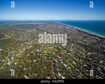 Luftaufnahme der Mornington-Halbinsel und Rosebud Vorort von Arthurs Seat übernommen. Melbourne, Victoria, Australien. Stockfoto