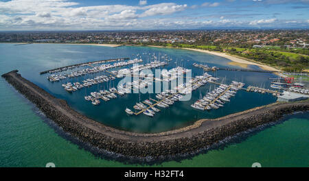 Luftaufnahme von Sandringham Yacht Club an heißen Sommertag. Melbourne, Victoria, Australien. Stockfoto