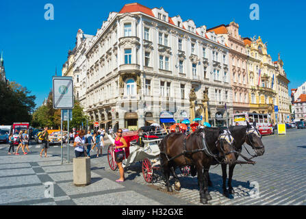 Pferdekutschen, Staromestske Namesti, Altstädter Ring, Prag, Tschechische Republik Stockfoto