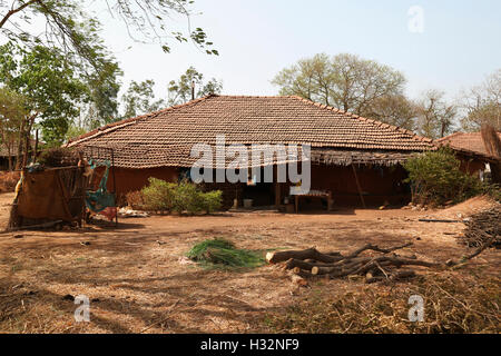 Tribal House, GAMIT Stamm, Mandal Dorf, Gujrat, Indien Stockfoto