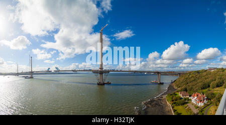 Panorama für die Queensferry Crossing die neue Brücke über den Firth of Forth zwischen Fife und Edinburgh. Stockfoto