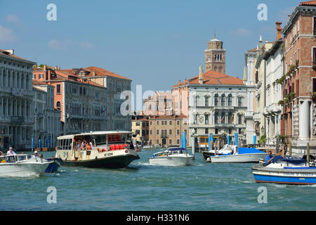 Canale Grande-Blick von Accademia Brücke von Venedig in Italien. Stockfoto