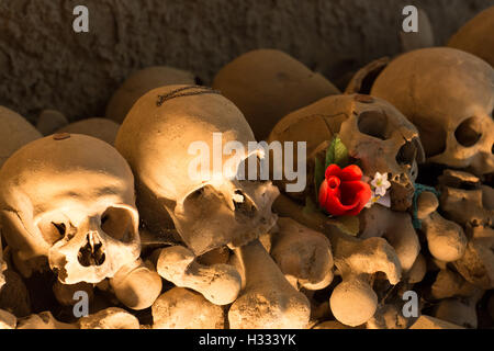 Beinhaus in Neapel in der Verschütteten von Pest und Cholera sind Stockfoto