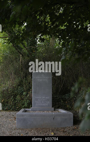 Der Grundstein für Seamus Heaney ist Grab, eingeschrieben mit einem Zitat aus einem seiner Gedichte. Der Dichter von Bellaghy, Grafschaft Londo Stockfoto