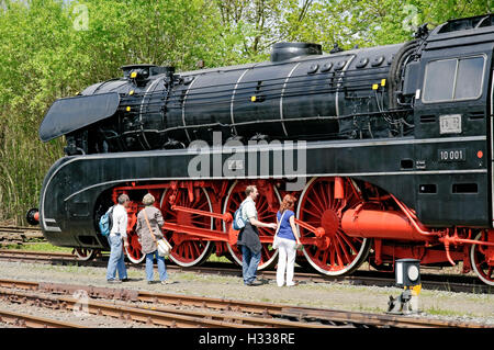 Dampf-Lokomotive Nr. 10 001 bei der deutschen Dampf Lok Museum, Neuenmarkt, Franken, Bayern Stockfoto