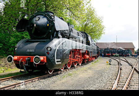 Dampf-Lokomotive Nr. 10 001 bei der deutschen Dampf Lok Museum, Neuenmarkt, Franken, Bayern Stockfoto