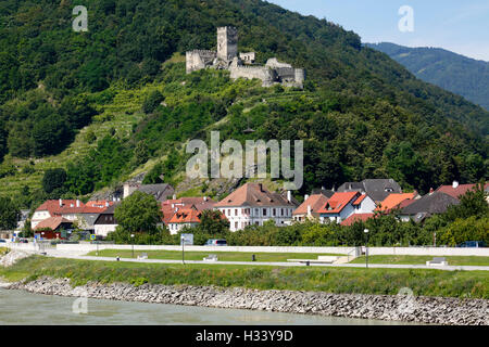 Ruine Hinterhaus Auf Dem Jauerling, Burgruine in Spitz an der Donau, Niederoesterreich, Oesterreich Stockfoto