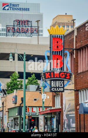 Die legendären b.b. King's Blues Club Neon-Schild am Eingang des Clubs auf der Beale Street in Memphis, TN Stockfoto