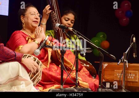 Klassische Sängerin Parveen Sultana durchführen Musikkonzert zur Feier der Geburt MS Subbulakshmi von Sangeet Natak Akademi Mumbai Stockfoto