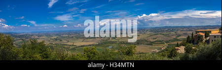 Panoramablick auf Val d ' Orcia von Montalcino, Toskana, Italien Stockfoto