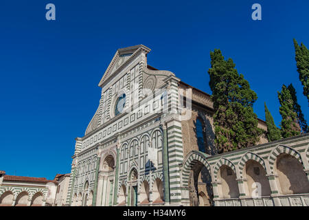 Fassade der Basilika von Santa Maria Novella in Florenz, Toskana, Italien. Stockfoto