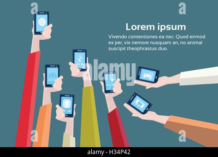 Smart-Handys Hände Gruppe halten Stock Vektor