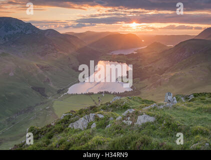 Sonnenuntergang über Buttermere aus Fleetwith Zander, englischen Lake District National Park, UK Stockfoto