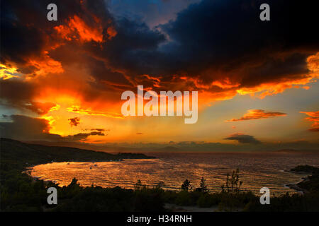 Sonnenuntergang am Zogeria, Insel Spetses, Attika, Griechenland. Stockfoto