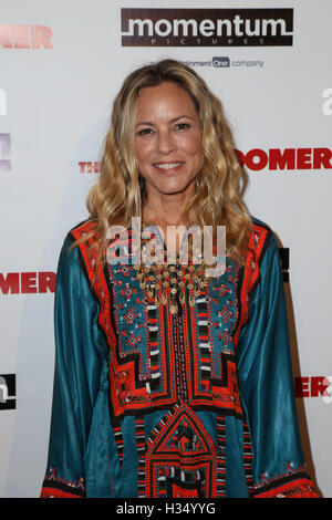 Los Angeles, Ca, USA. 3. Oktober 2016. Maria Bello besucht die Premiere von Momentum Pictures "The Late Bloomer' an iPic Theatern am 3. Oktober 2016 in Los Angeles, Kalifornien. (Credit: Parisa Afsahi/Media-Punch). / Alamy Live News Stockfoto