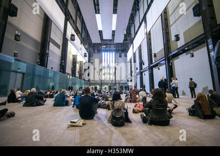 London UK, 4. Oktober 2016. Philippe Parreno Anywhen beginnt heute in der Tate Modern. Bildnachweis: Alberto Pezzali/Alamy Live-Nachrichten Stockfoto