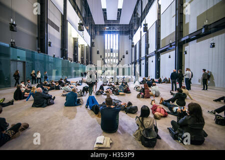 London UK, 4. Oktober 2016. Philippe Parreno Anywhen beginnt heute in der Tate Modern. Bildnachweis: Alberto Pezzali/Alamy Live-Nachrichten Stockfoto