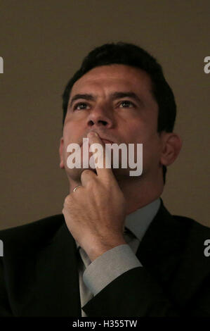 Sao Paulo, Brasilien. 4. Oktober 2016. Brasilianische Bundesrichter Sergio Moro besucht ein Seminar der kriminellen Bundesrichter in Sao Paulo, Brasilien, am 4. Oktober 2016. © Rahel Patras/Xinhua/Alamy Live-Nachrichten Stockfoto