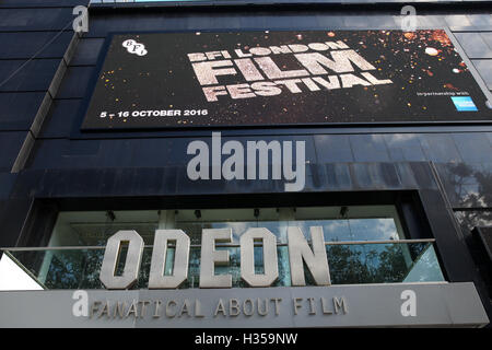 Odeon Leicester Square, London, UK. 5. Oktober 2016. Vorbereitungen für BFI London Film Festival in Leicester Square Credit: Dinendra Haria/Alamy Live-Nachrichten Stockfoto