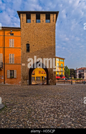 Italien Emilia Romagna Franchigena Weg Fidenza mittelalterlichen Turm Stockfoto