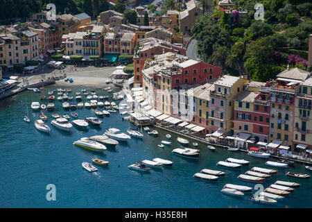 Blick auf Hafen von Burg, Portofino, Genova (Genua), Ligurien, Italien Stockfoto