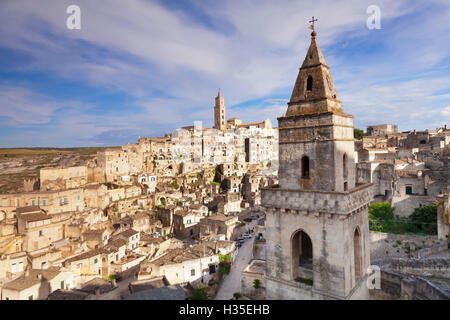 Bell Turm der Chiesa di San Pietro Barisano, Blick über den Sasso Barisano, UNESCO, Matera, Basilicata, Apulien, Italien Stockfoto