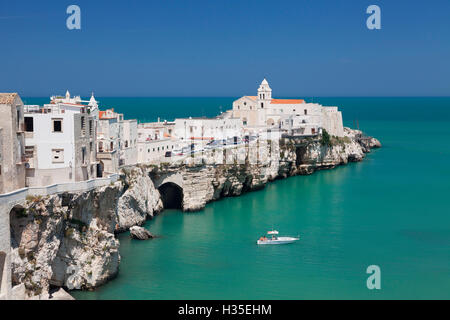 Punta San Francesco und Altstadt, Vieste, Gargano, Provinz Foggia, Apulien, Italien Stockfoto