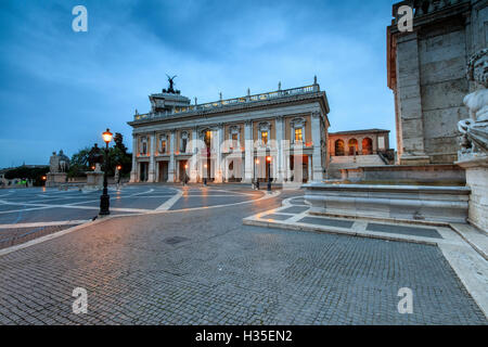 Piazza del Campidoglio, wo römische Gottheiten gelobt wurden, und heute Sitz der Regierung, Rom, Latium, Italien Stockfoto