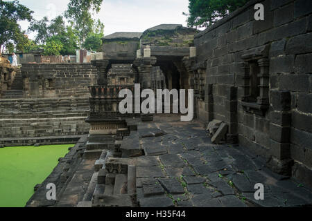 Lonar in Maharashtra ist eine uralte Meteor-Absturzstelle. Es hat auch einige spektakuläre alte Tempel. Stockfoto