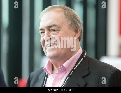 Baron Prescott lächelt der Labour-Partei-Konferenz in Liverpool.He war stellvertretender Premierminister von 1997 bis 2007 Stockfoto