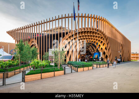 Außenansicht des Frankreich Pavillon auf der Expo 2015 Milano Italy Architekten Studio X-TU, Studio ALN Atelien & Studio Adeline Stockfoto