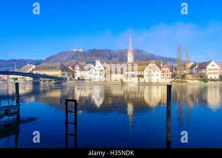 Blick auf das Dorf und den Rhein, in Stein bin Rhein, Schweiz Stockfoto