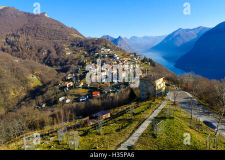 Blick auf das Dorf Bre, auf Monte Bre. Tessin, Schweiz Stockfoto