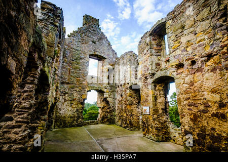 Dirleton Castle, einer zerstörten mittelalterlichen Burg im Dorf Dirleton, East Lothian, Schottland. Stockfoto