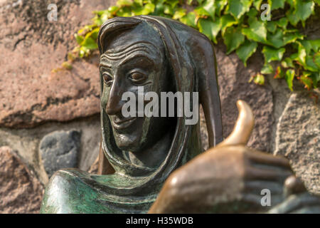 Daumen der Till Eulenspiegel-Statue auf dem Eulenspiegel-Brunnen in Mölln, Schleswig-Holstein, Deutschland, Europa Stockfoto