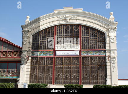 Moderne Lagerhallen oder Tinglados, Valencia, Spanien Stockfoto