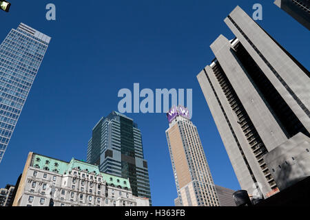 Allgemeine Ansicht betrachten Wolkenkratzer in Midtown Manhattan, New York City, New York, Vereinigte Staaten. Stockfoto