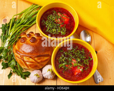 Borschtsch - russische traditionelle rote Bete Suppe Stockfoto