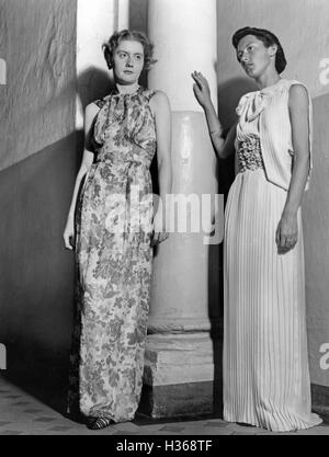 Kleider von der Deutschen Meisterschule für Mode in München, 1937 Stockfoto