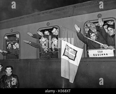 Sonderzug für italienische Landarbeiter in Berlin, 1939 Stockfoto