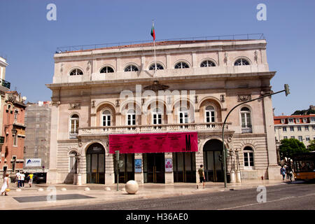 Seitenansicht des Teatro Nacional Dona Maria II Rossio Platz Lissabon Portugal Stockfoto