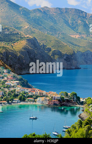 Draufsicht Assos Dorf und die umliegende Landschaft Kefalonia Ionische Inseln Griechenland Stockfoto