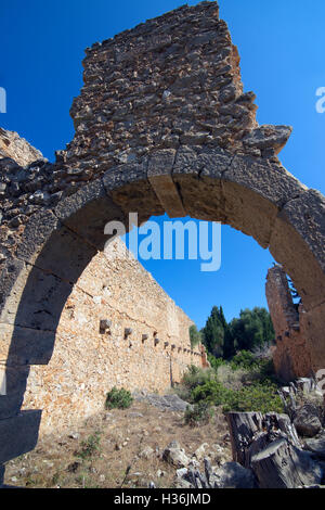 Teil der Burgruinen in der venezianischen Festung Assos Burg Kefalonia Ionische Inseln Griechenland Stockfoto