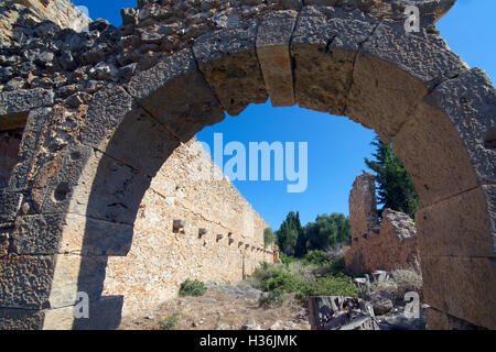 Teil der Burgruinen in der venezianischen Festung Assos Burg Kefalonia Ionische Inseln Griechenland Stockfoto