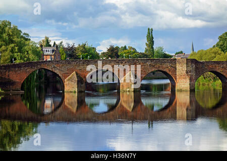 Devorgilla Brücke in Dumfries, eine der ältesten Brücken stehen in Schottland die durchquert der Fluss Nith. Stockfoto