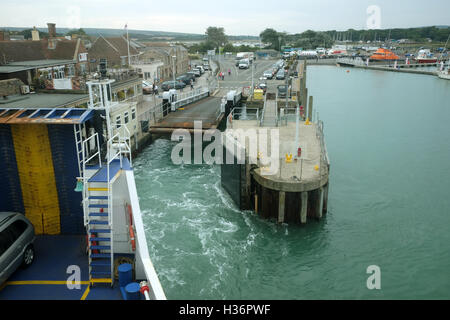 19. September 2016, Fähre verlassen Yarmouth auf der Isle Of Wight Stockfoto