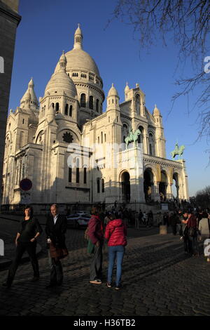 A Blick auf Basilika Sacre Coeur in Montmartre.Paris.France zugemacht Stockfoto